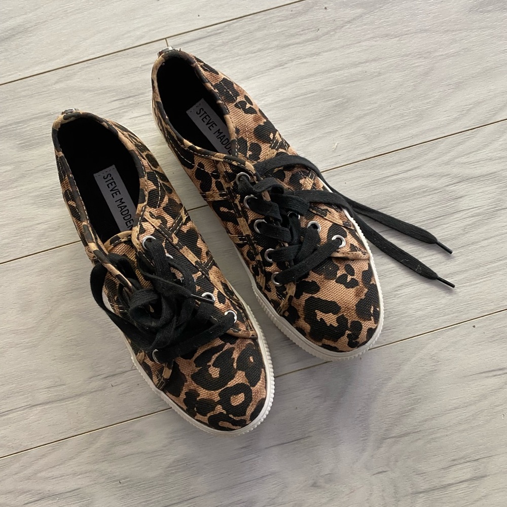 STEVE MADDEN leopard print platform sneakers